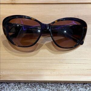 Elegant Black Sunglasses